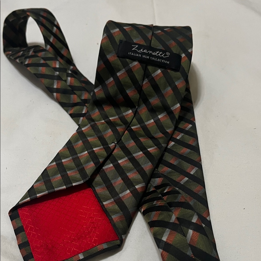 Zane Italian Silk Tie with Green and Red Pattern